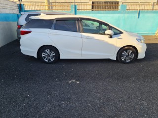 2016 Honda Fit Shuttle Hybrid for sale in Kingston / St. Andrew, Jamaica