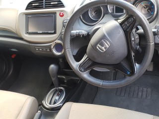 2011 Honda Fit shuttle Hybrid for sale in Kingston / St. Andrew, Jamaica