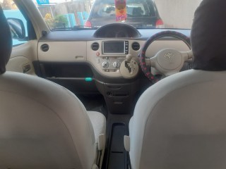 2010 Toyota Sienta 7 seater for sale in Kingston / St. Andrew, Jamaica