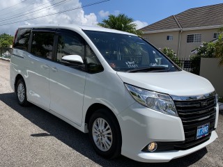 2016 Toyota NOAH