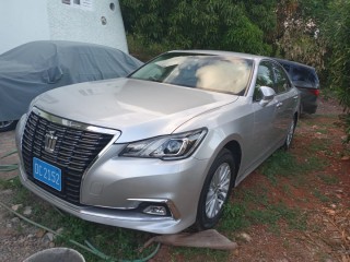 2016 Toyota Crown