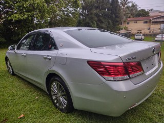 2015 Toyota Crown