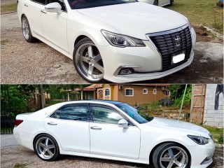 2016 Toyota Crown royal saloon