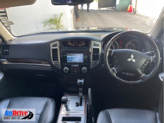 2018 Mitsubishi PAJERO