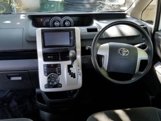 2013 Toyota Noah for sale in Kingston / St. Andrew, Jamaica