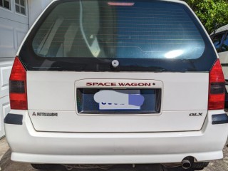 1999 Mitsubishi Space Wagon