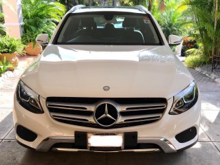 2017 Mercedes Benz GLC250 4Matic for sale in Kingston / St. Andrew, 