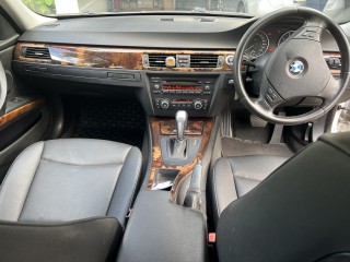 2008 BMW 320i