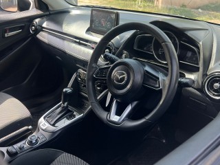 2017 Mazda Demio
$1,390,000