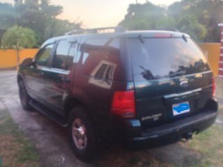 2004 Ford Explorer