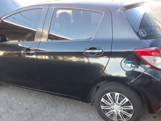 2013 Toyota vitz