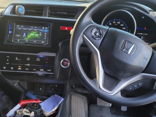 2015 Honda Fit Hybrid 
$1,450,000