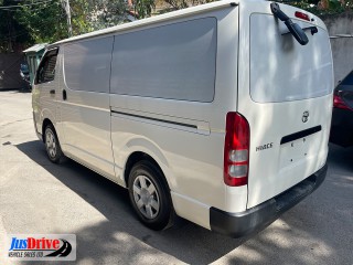 2016 Toyota HIACE