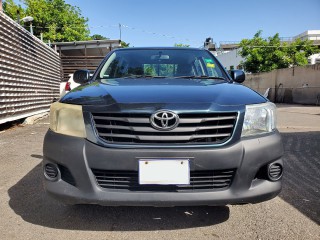 2013 Toyota HILUX
$2,490,000