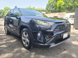 2020 Toyota RAV4
$5,690,000