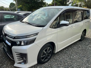 2014 Toyota Voxy for sale in Kingston / St. Andrew, Jamaica