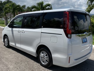 2016 Toyota NOAH