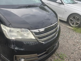 2013 Nissan SERENA