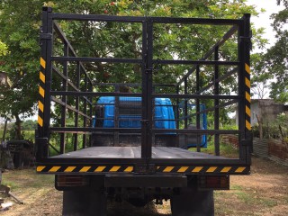 2009 Isuzu NPR and Mitsubishi Fuso truck for sale in Westmoreland, Jamaica