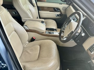 2020 Land Rover Range Rover Vogue
$16,000,000