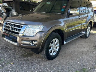 2015 Mitsubishi Pajero