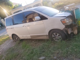 2003 Toyota Noah for sale in St. Thomas, Jamaica