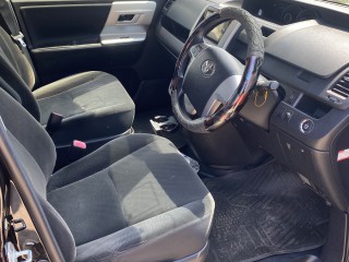 2013 Toyota Nowh