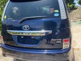 2013 Toyota Toyota Isis platana for sale in Manchester, Jamaica