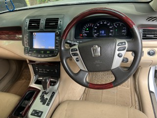 2011 Toyota Crown Royal Saloon