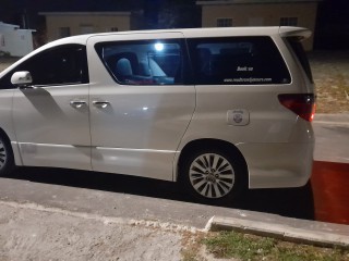 2013 Toyota Alphard