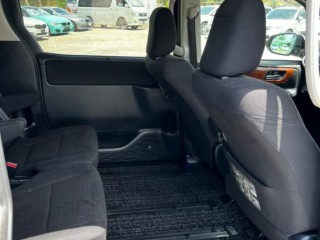2015 Toyota Noah
$3,200,000