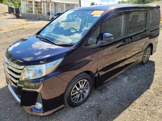 2014 Toyota Noah Si