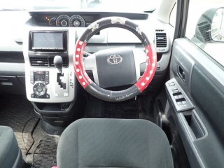 2013 Toyota NOAH