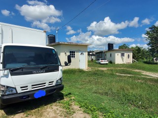 2006 Isuzu Smoother E