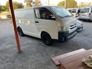 2015 Toyota Hiace panel