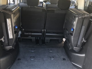 2010 Nissan SERENA