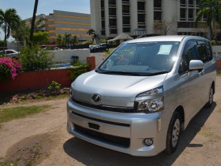 2012 Toyota Voxy for sale in Kingston / St. Andrew, Jamaica