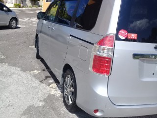 2010 Toyota Noah for sale in Manchester, Jamaica