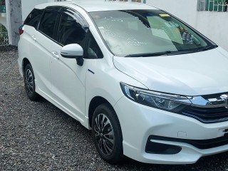 2017 Honda Fit shuttle hybrid for sale in Portland, Jamaica