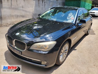 2011 BMW 730i