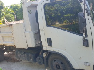 2010 Isuzu NPR