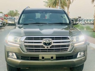 2017 Toyota LAND CRUISER
$2,981,195