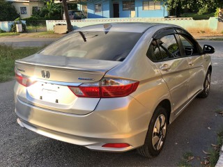 2016 Honda grace