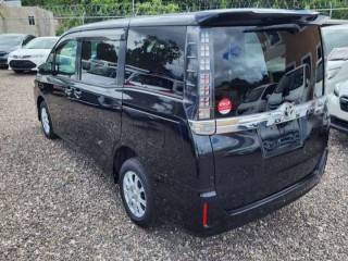 2014 Toyota Voxy