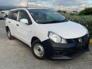 2017 Nissan AD wagon