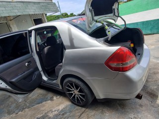 2011 Nissan Tiida latio