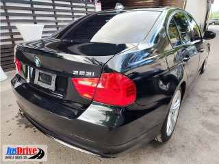 2011 BMW 323i