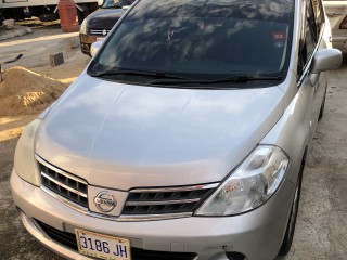 2013 Nissan Tiida latio for sale in Kingston / St. Andrew, Jamaica