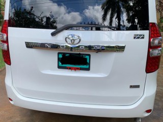 2013 Toyota Noah