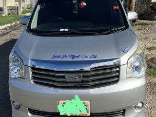 2012 Toyota Noah